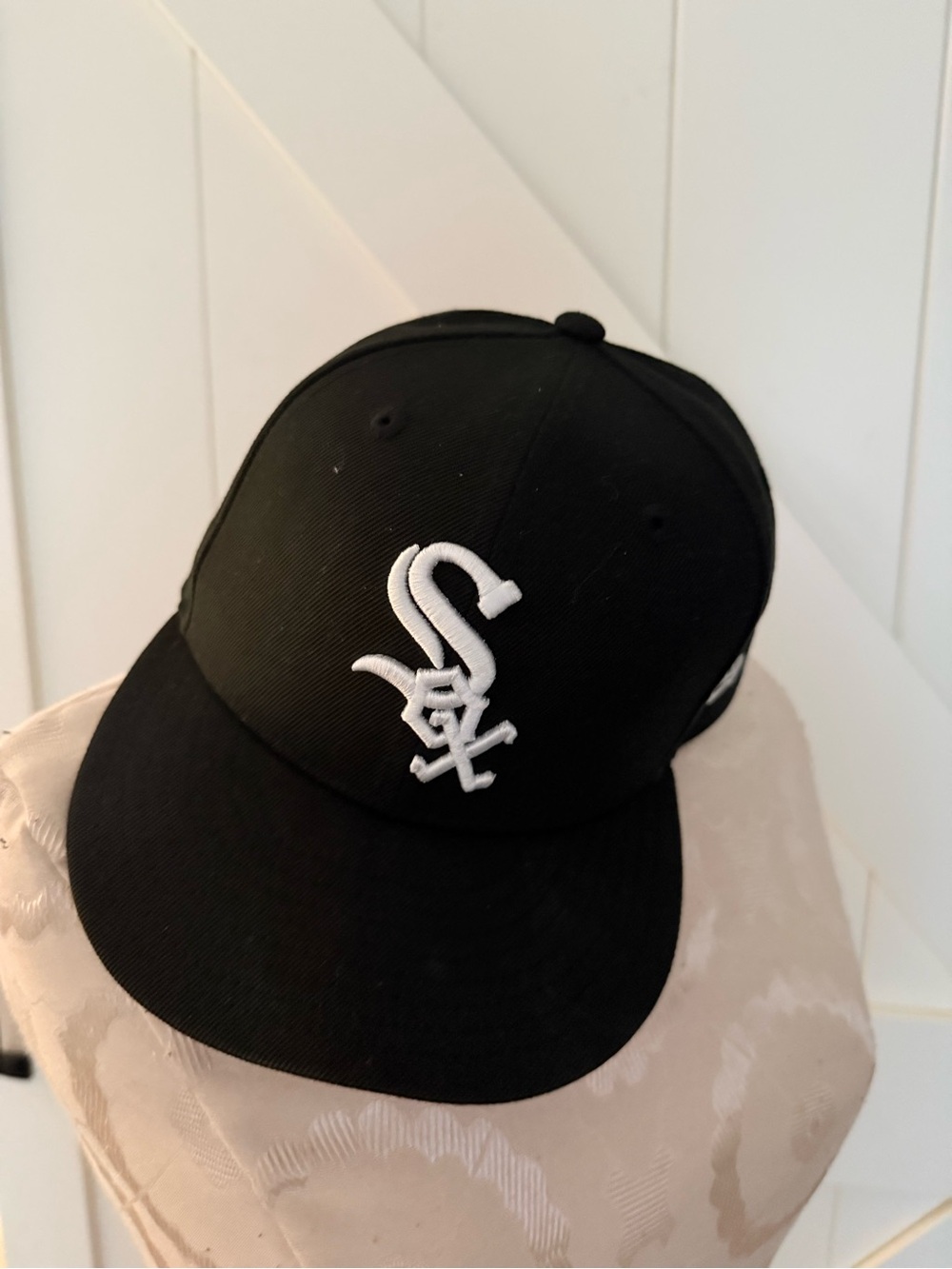 Chicago White Sox Black Baseball Cap with White Logo